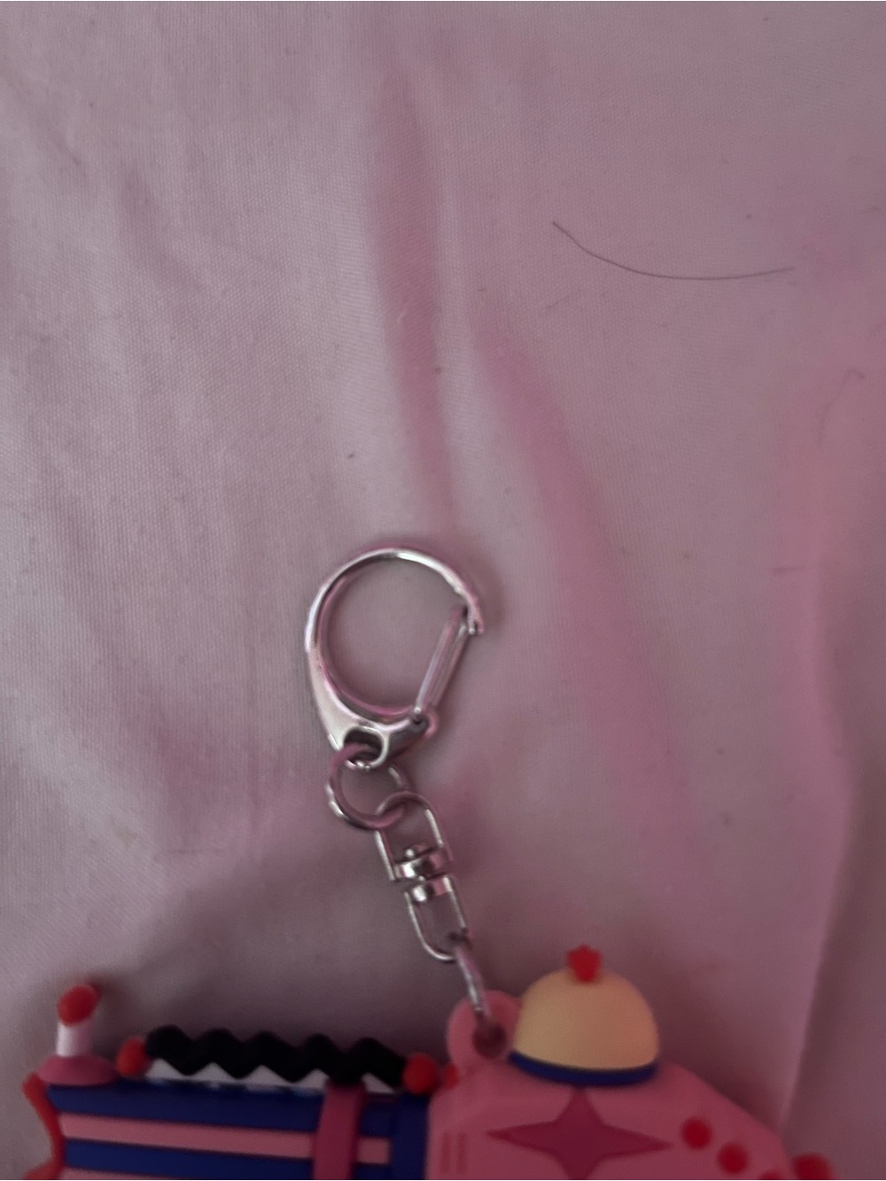 Killer Klowns from Outer Space gun keychain - Picture 2 of 4